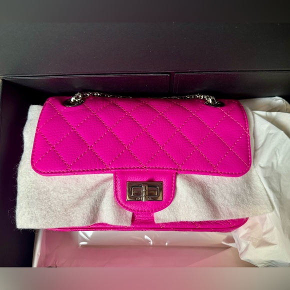 Pending xx CHANEL▪️19K 2.55 Mini Reissue Fuschia quilted goatskin - Picture 12 of 16